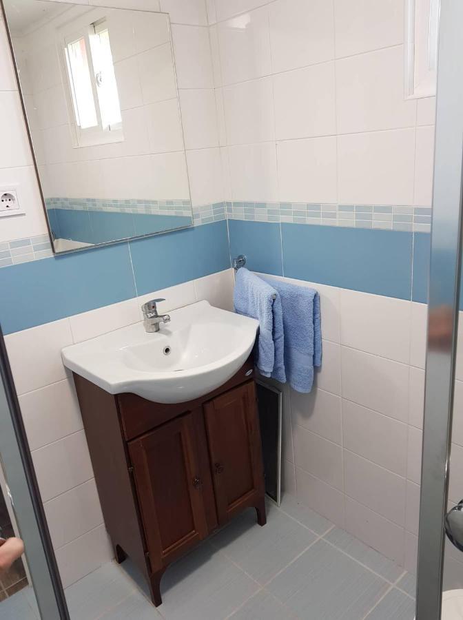 Airport16 Bed And Breakfast Вечеш Екстериор снимка