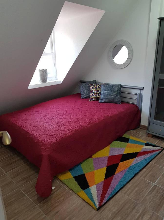 Airport16 Bed And Breakfast Вечеш Екстериор снимка