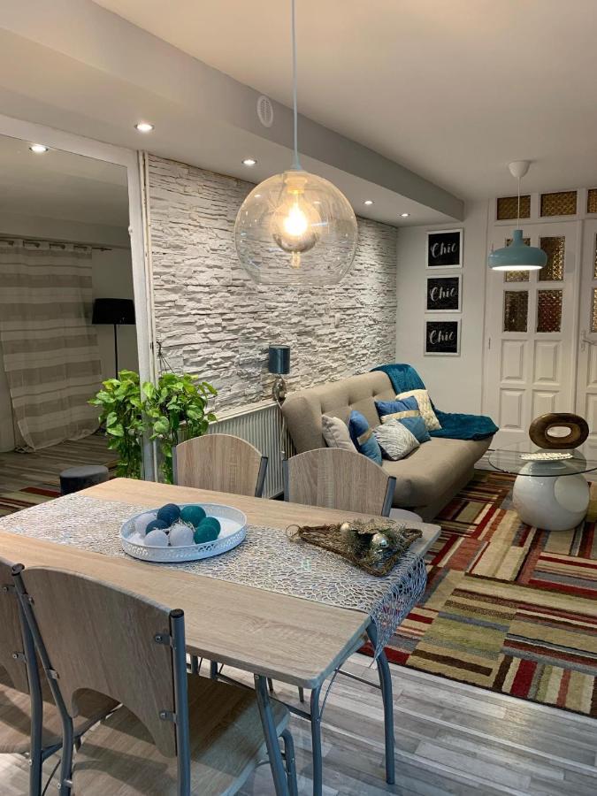 Airport16 Bed And Breakfast Вечеш Екстериор снимка