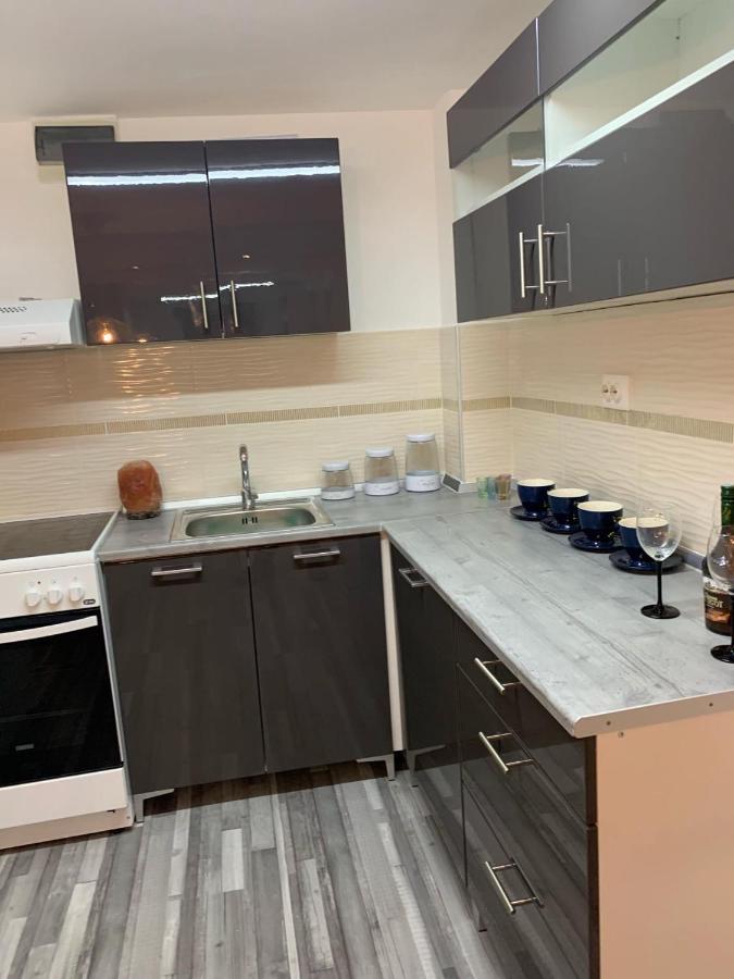 Airport16 Bed And Breakfast Вечеш Екстериор снимка