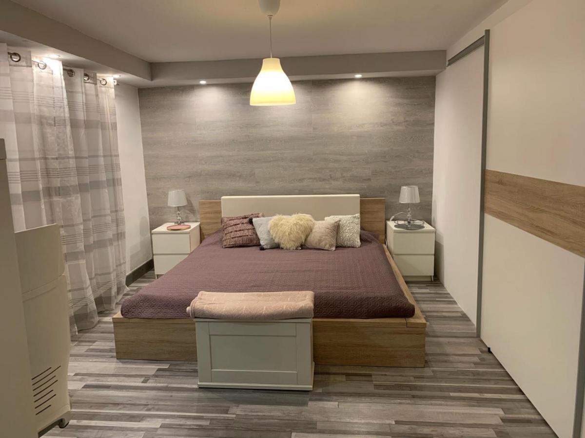 Airport16 Bed And Breakfast Вечеш Екстериор снимка