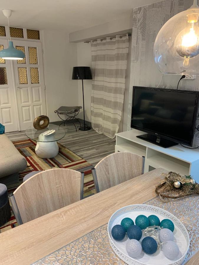 Airport16 Bed And Breakfast Вечеш Екстериор снимка